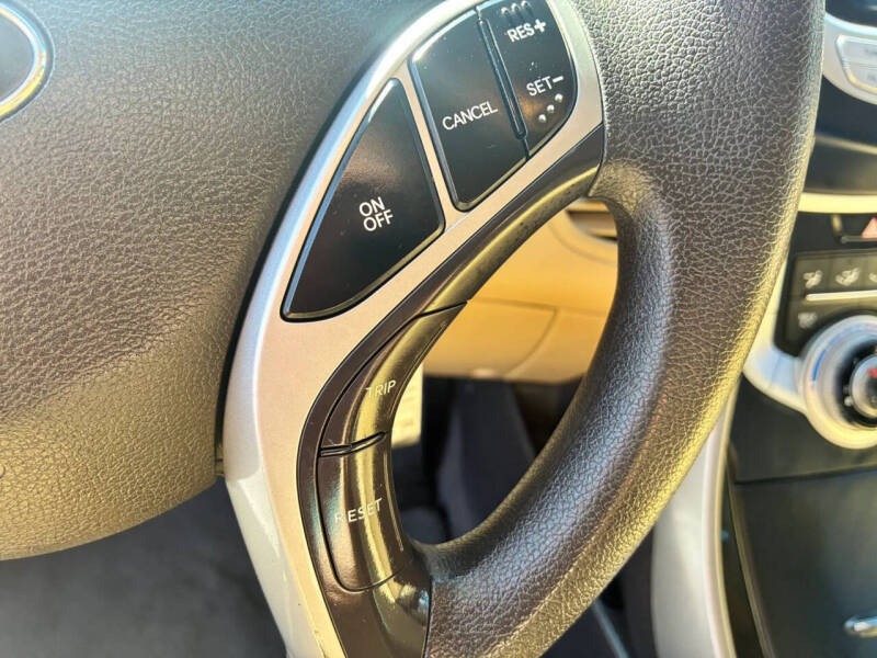 2012 Hyundai Elantra