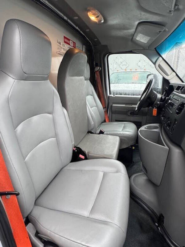 2018 Freightliner M2 106