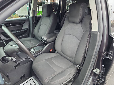 2017 Chevrolet Traverse LT