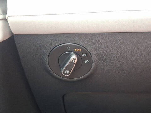 2025 Volkswagen Taos SE 4Motion