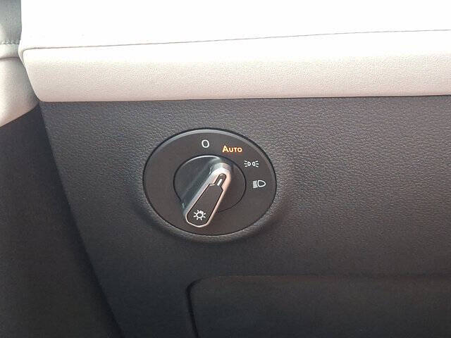 2025 Volkswagen Taos SE 4Motion