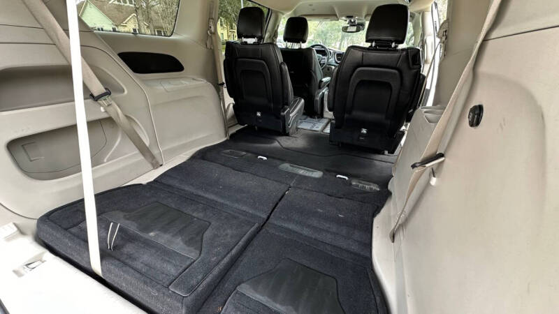 2022 Chrysler Pacifica Touring L