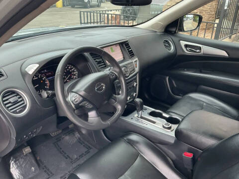 2017 Nissan Pathfinder SL