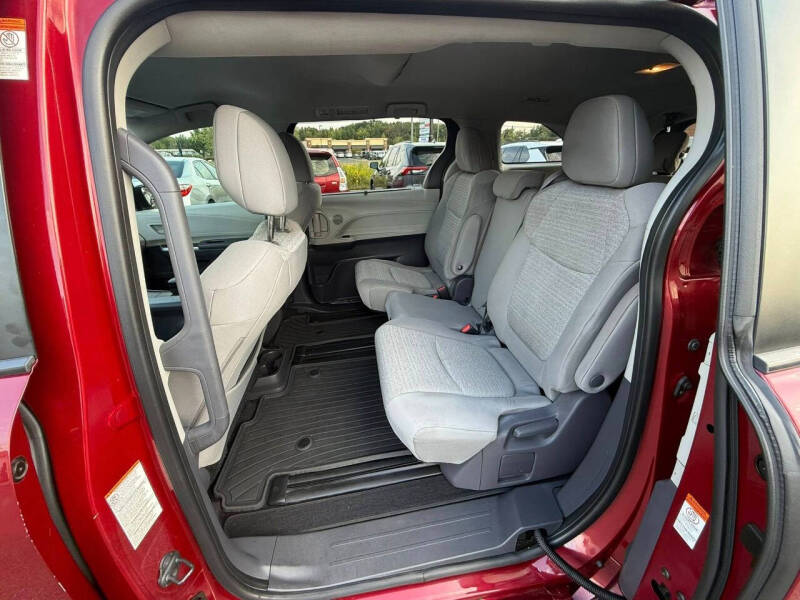 2021 Toyota Sienna LE 8-Passenger