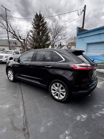 2020 Ford Edge Titanium