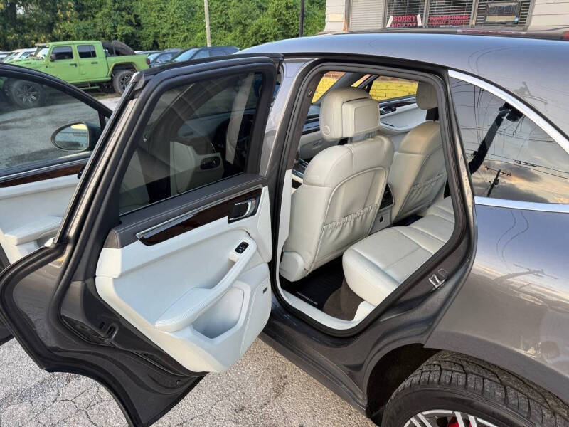 2018 Porsche Macan Turbo