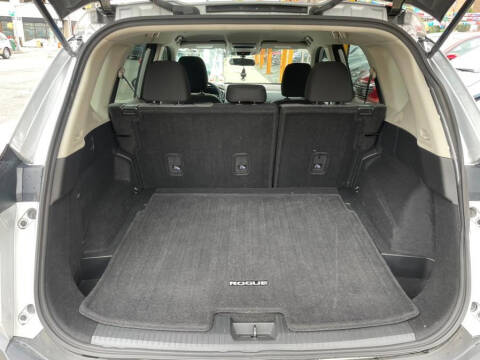 2022 Nissan Rogue SV