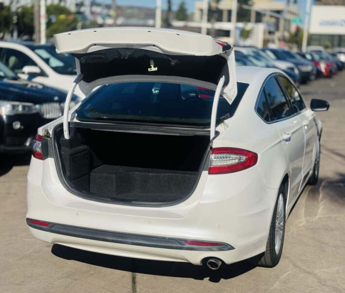 2016 Ford Fusion Hybrid SE