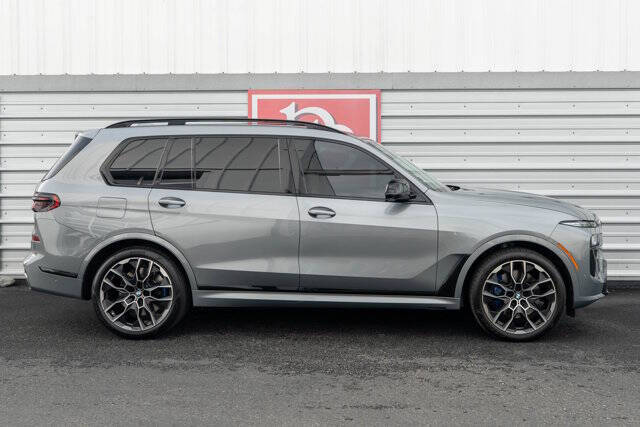 2023 BMW X7 70