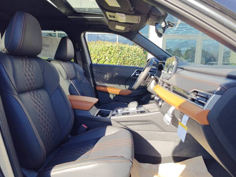 2025 Mitsubishi Outlander PHEV SEL