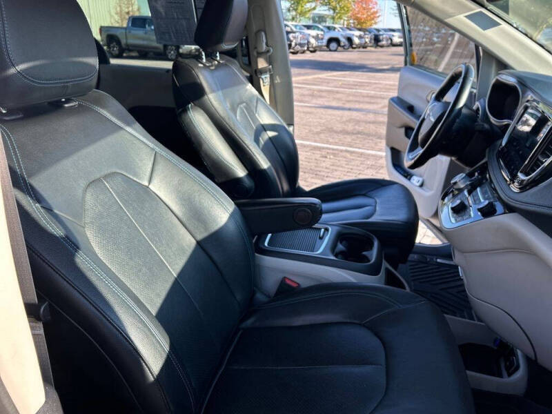 2021 Chrysler Pacifica Touring L