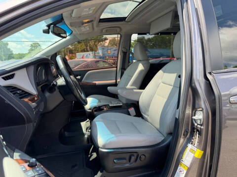 2017 Toyota Sienna