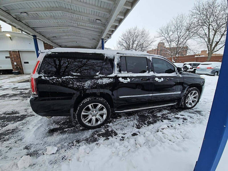 2017 Cadillac Escalade ESV Luxury