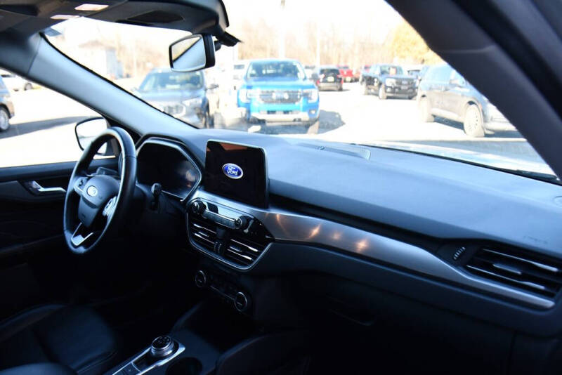 2021 Ford Escape Hybrid Titanium