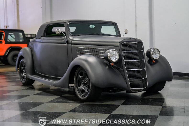 1935 Ford Cabriolet