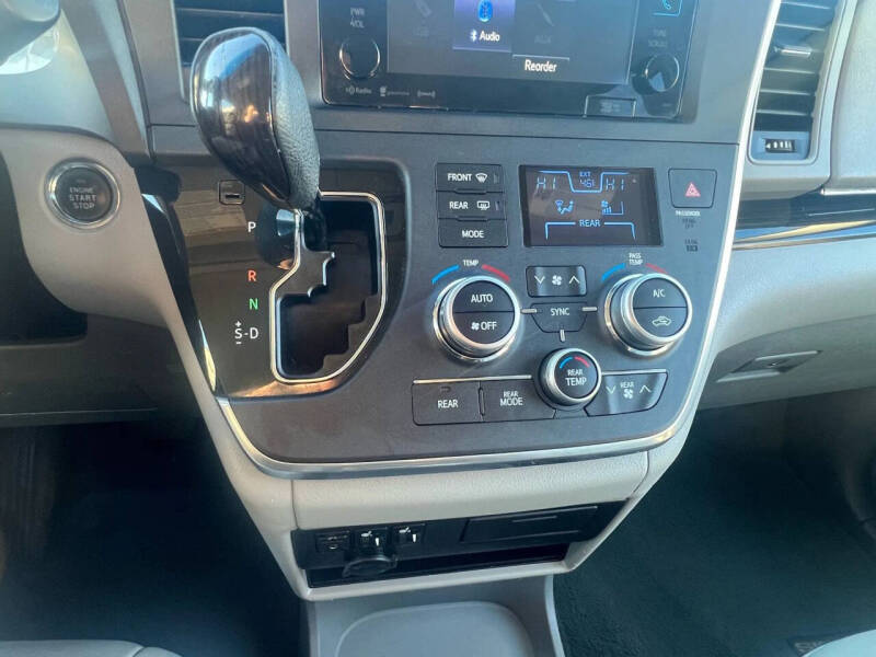 2016 Toyota Sienna
