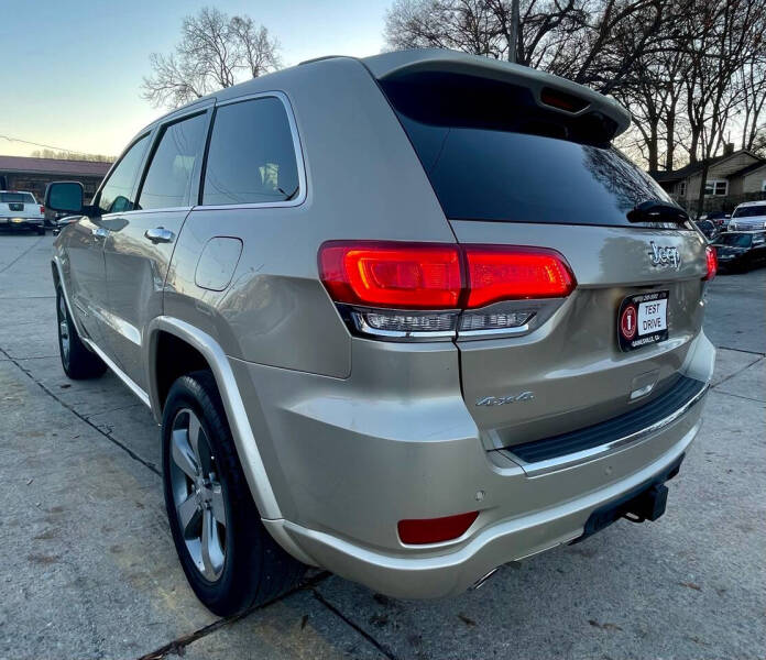 2014 Jeep Grand Cherokee Overland photo 12