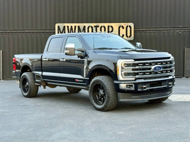 2023 Ford F-350 Super Duty Platinum's photo