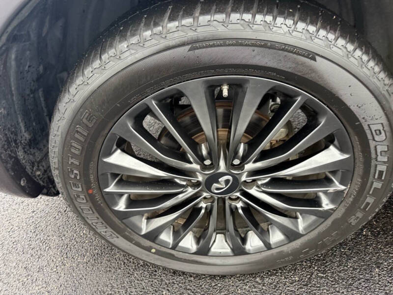 2022 Infiniti QX80 Luxe