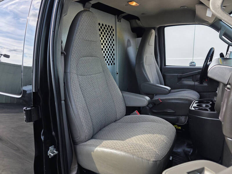 2023 GMC Savana 3500