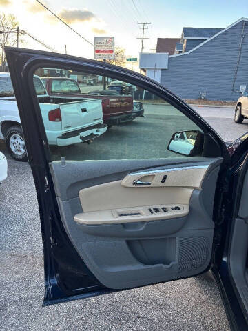 2011 Chevrolet Traverse LT