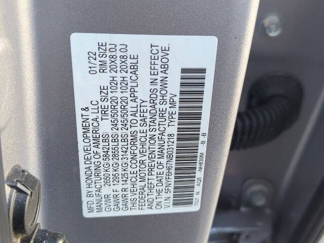 2022 Honda Pilot Touring w/Rear Captain's Chairs