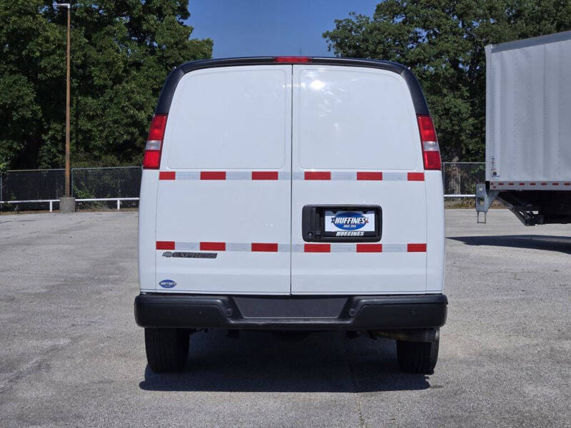 2021 Chevrolet Express 2500