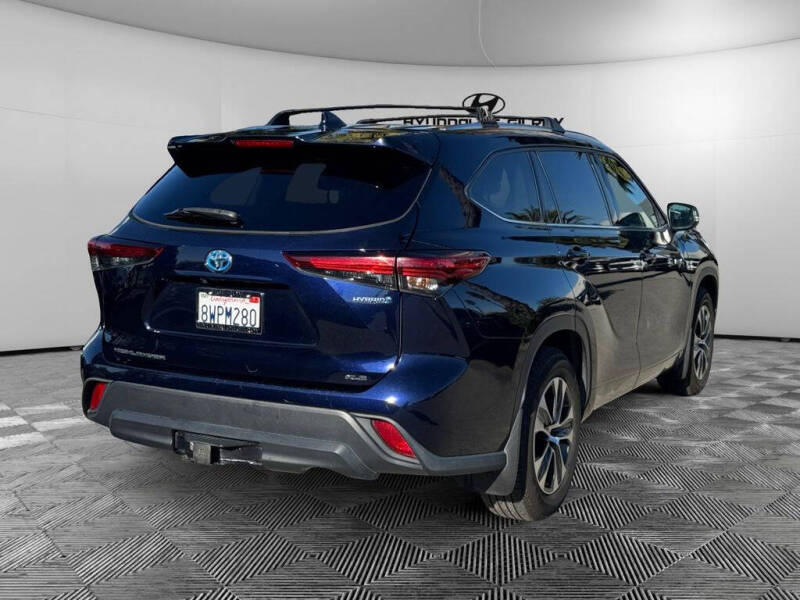 2021 Toyota Highlander Hybrid XLE