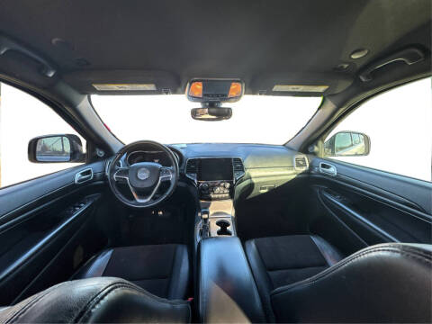 2019 Jeep Grand Cherokee Laredo