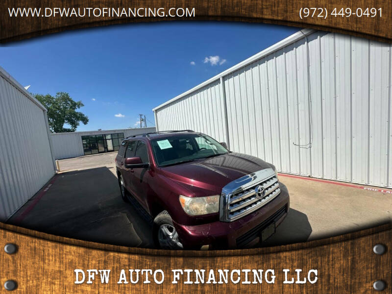 2011 Toyota Sequoia SR5's photo