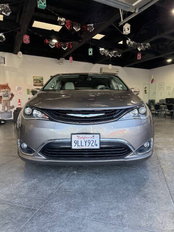 2018 Chrysler Pacifica Hybrid Touring Plus
