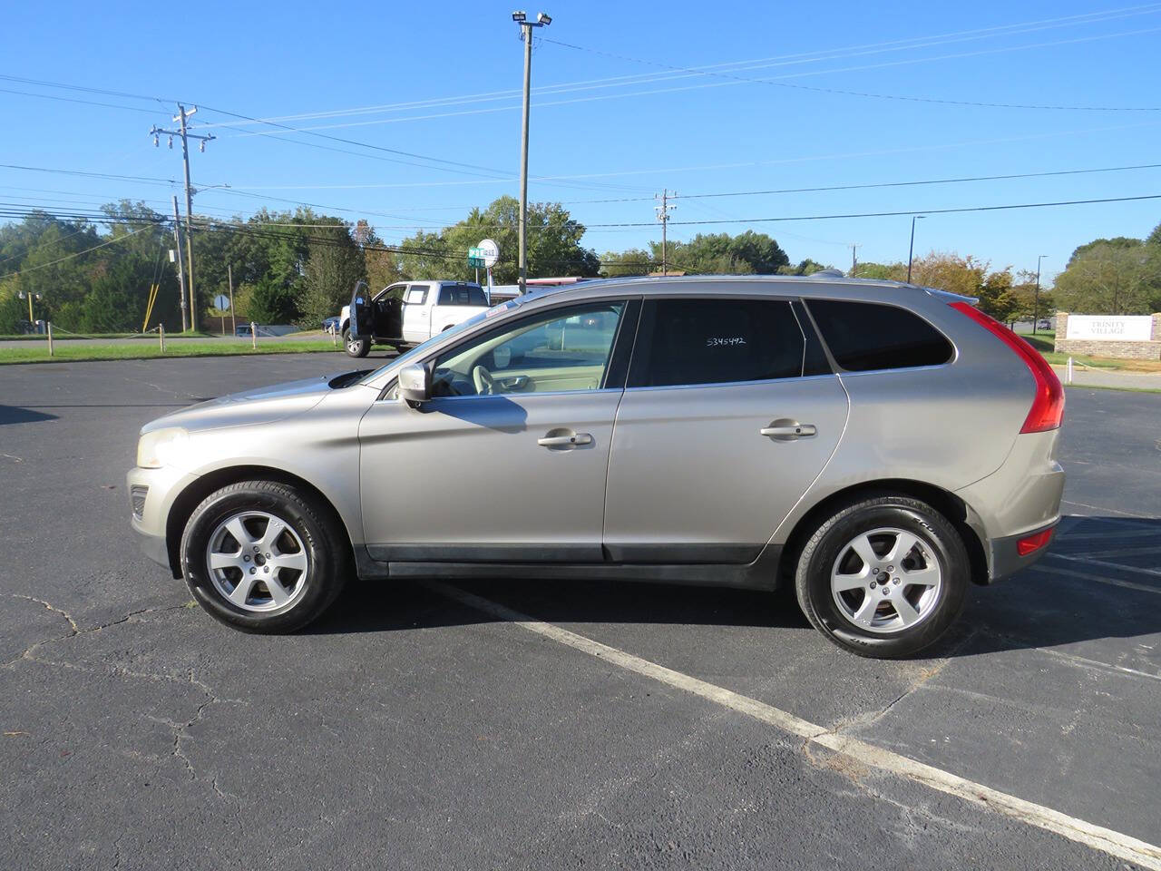 2011 Volvo XC60 for sale at Colbert's Auto Outlet in Hickory, NC