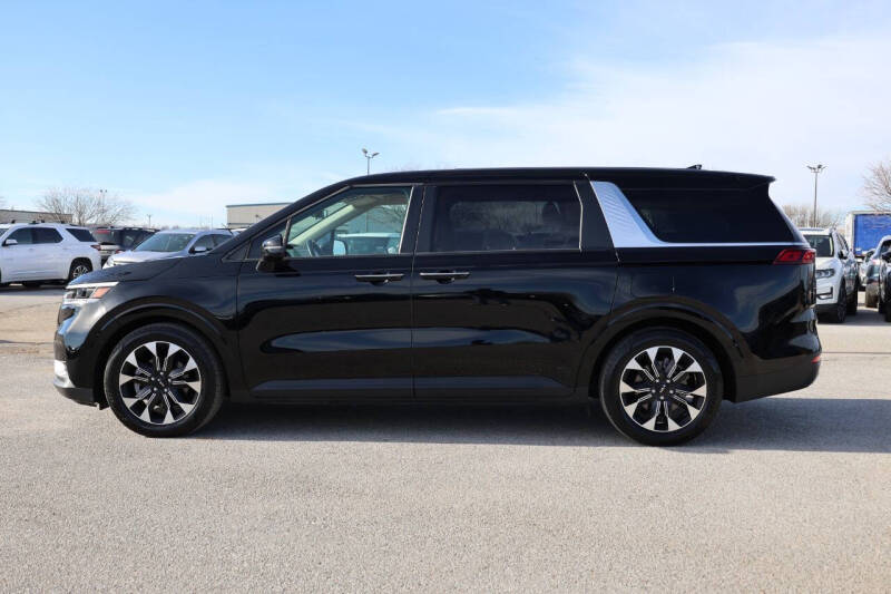 2024 Kia Carnival EX