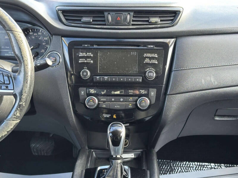 2017 Nissan Rogue SV