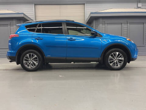2017 Toyota RAV4 Hybrid XLE