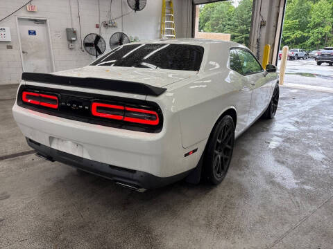 2015 Dodge Challenger R/T Scat Pack Shaker