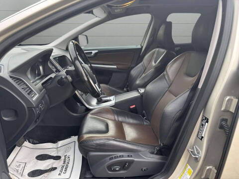 2017 Volvo XC60 T5 Dynamic