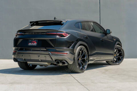 2024 Lamborghini Urus Performante