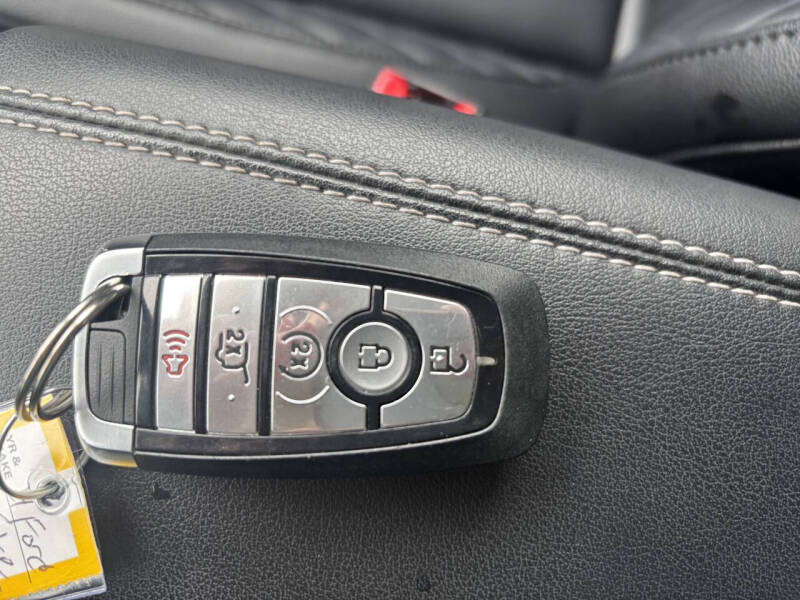 2024 Ford Edge Titanium