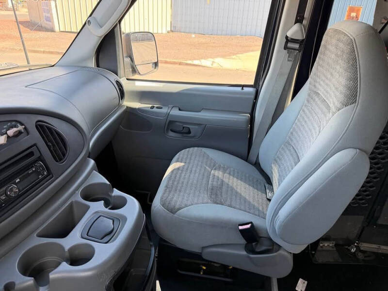 2003 Ford E-Series