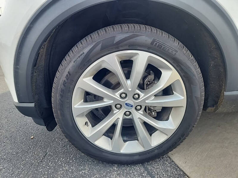 2022 Ford Explorer Hybrid Platinum