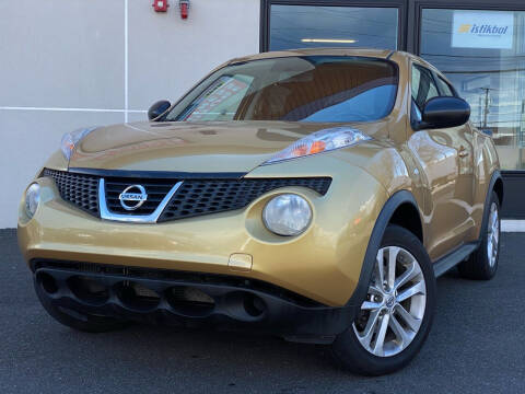 2013 Nissan JUKE for sale at MAGIC AUTO SALES in Little Ferry NJ