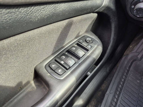 2016 Chrysler 200 LX