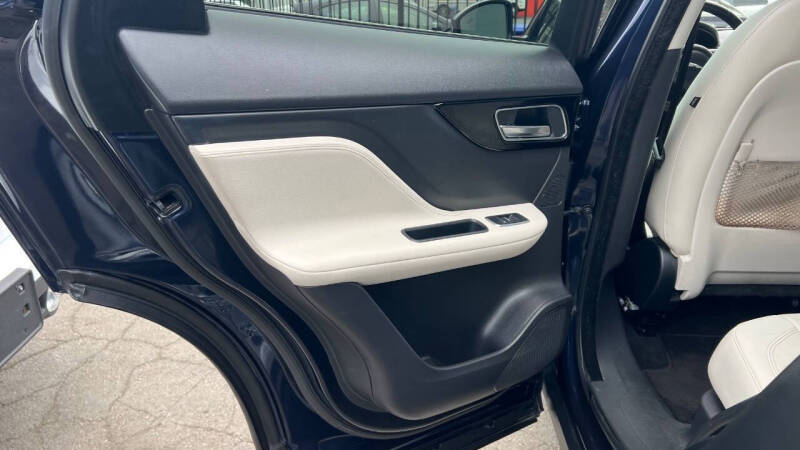 2017 Jaguar F-PACE 35t Prestige