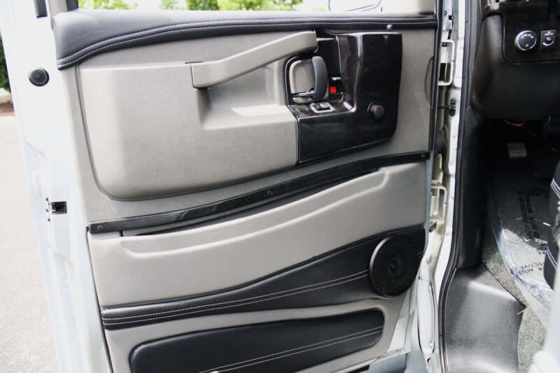 2024 Chevrolet Express 2500