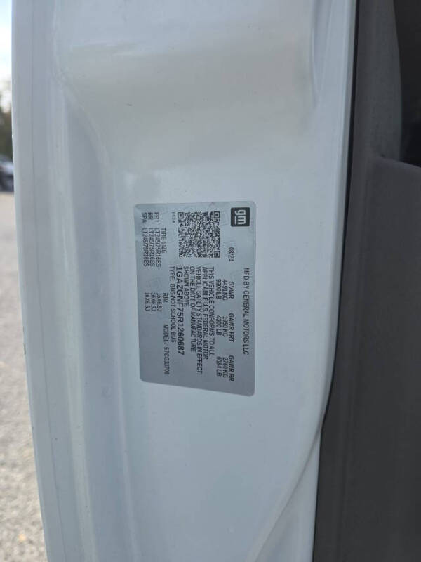 2024 Chevrolet Express LS 3500