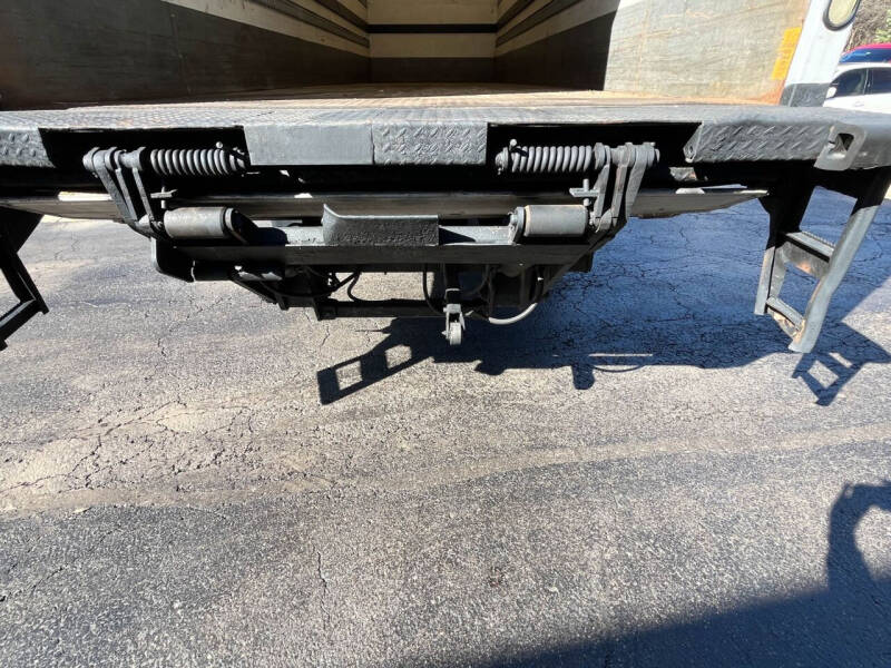 2015 Freightliner M2 106