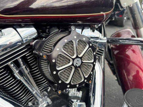 2015 Harley-Davidson FLSTS