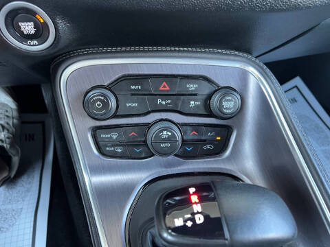 2018 Dodge Challenger SXT Plus