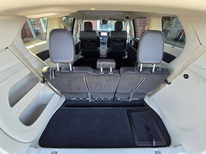 2022 Chrysler Pacifica Touring L